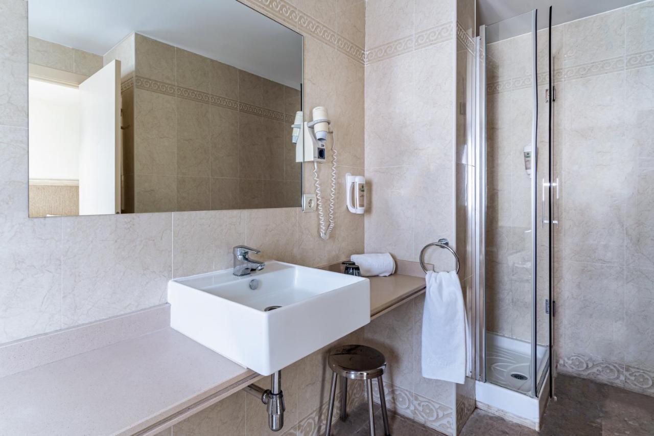 Cordial Golf Apartahotel 4*